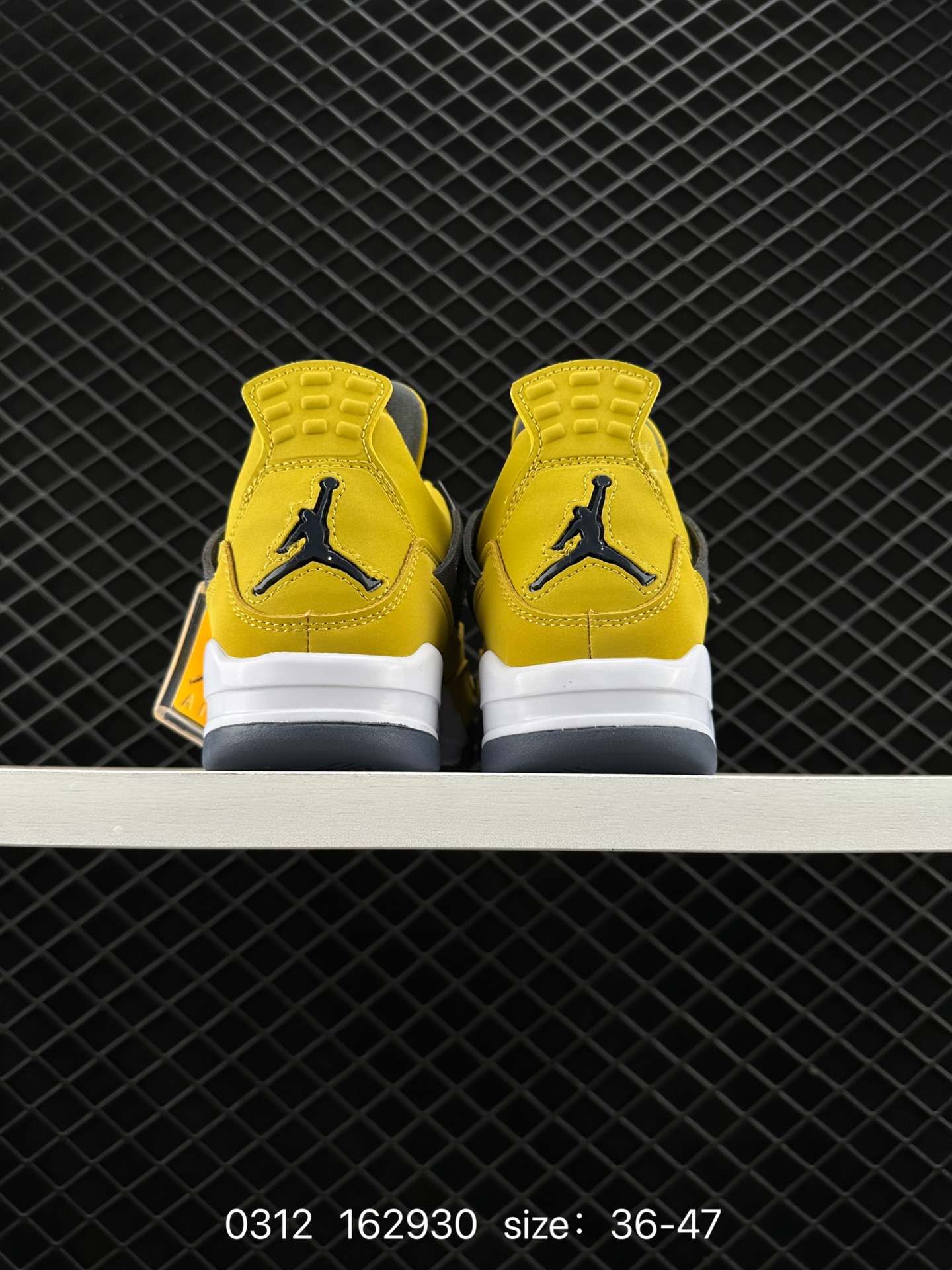 Air Jordan 4 Retro “Tour Yellow”